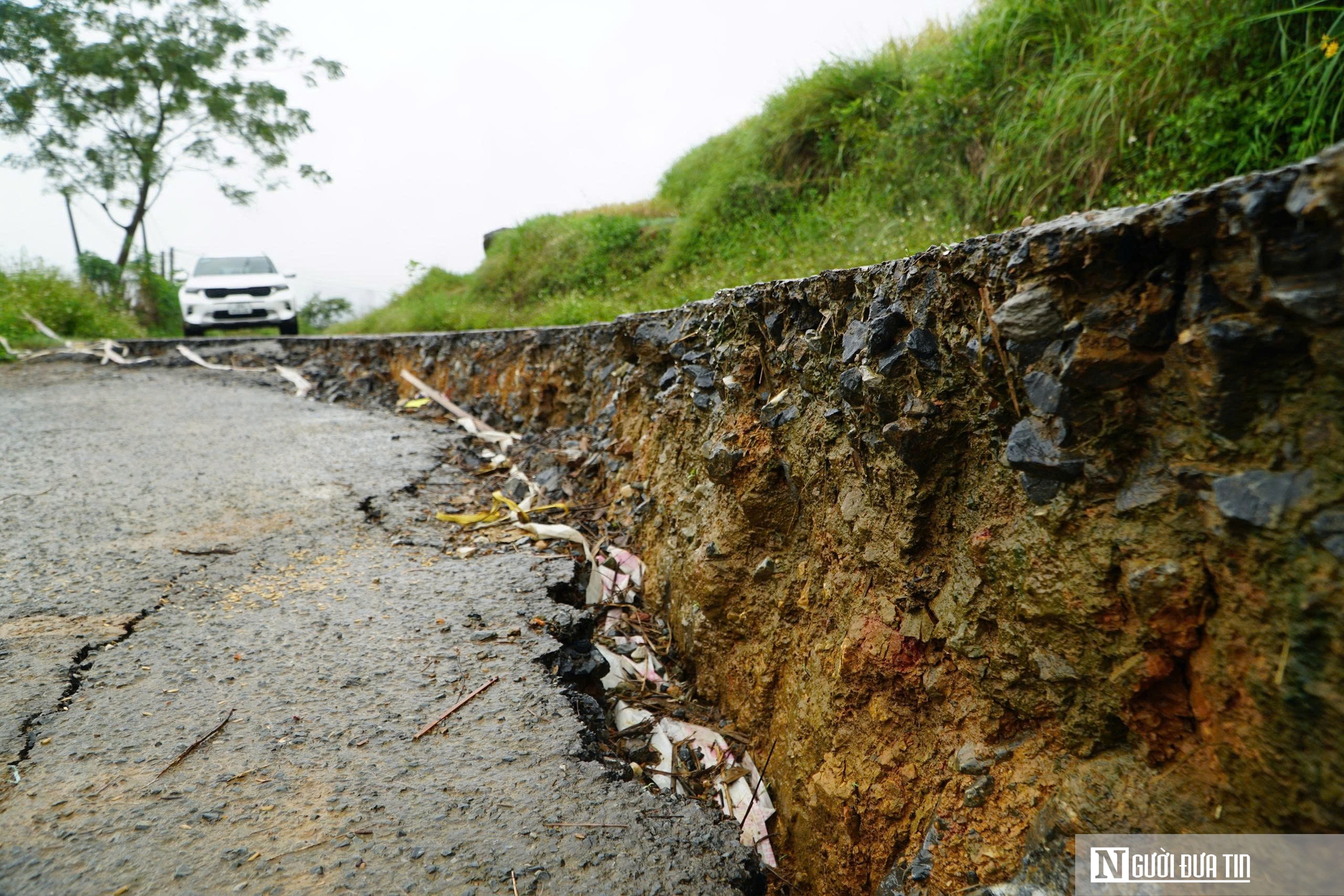 Đường vào Pù Luông nứt toác, "hở hàm ếch" sau bão không ảnh hưởng đến du lịch - Ảnh 4.