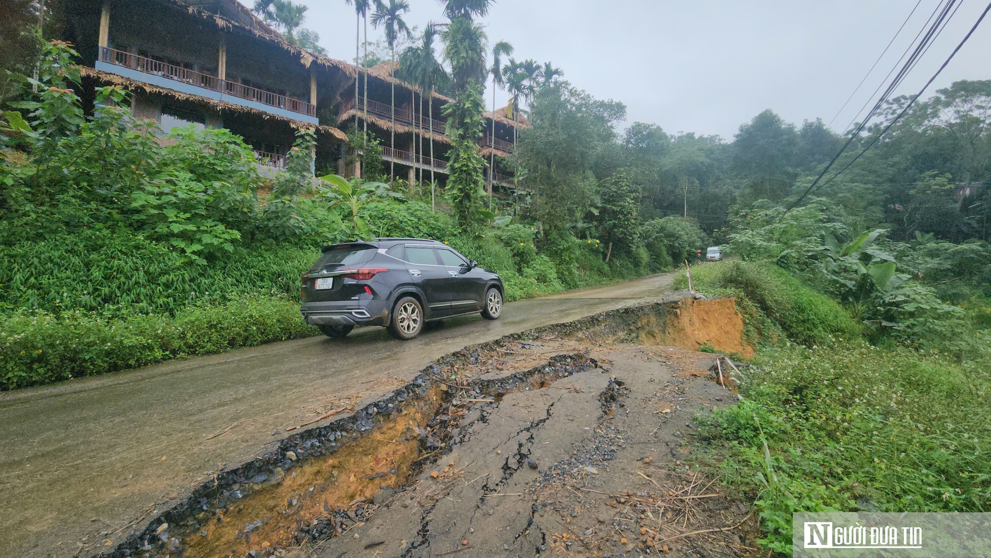 Đường vào Pù Luông nứt toác, "hở hàm ếch" sau bão không ảnh hưởng đến du lịch - Ảnh 6.