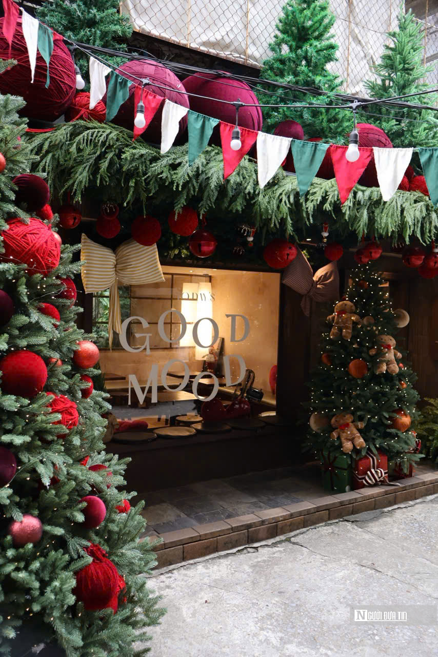 Các quán cà phê "hốt bạc" nhờ trend chụp hình mùa Giáng sinh - Ảnh 4.