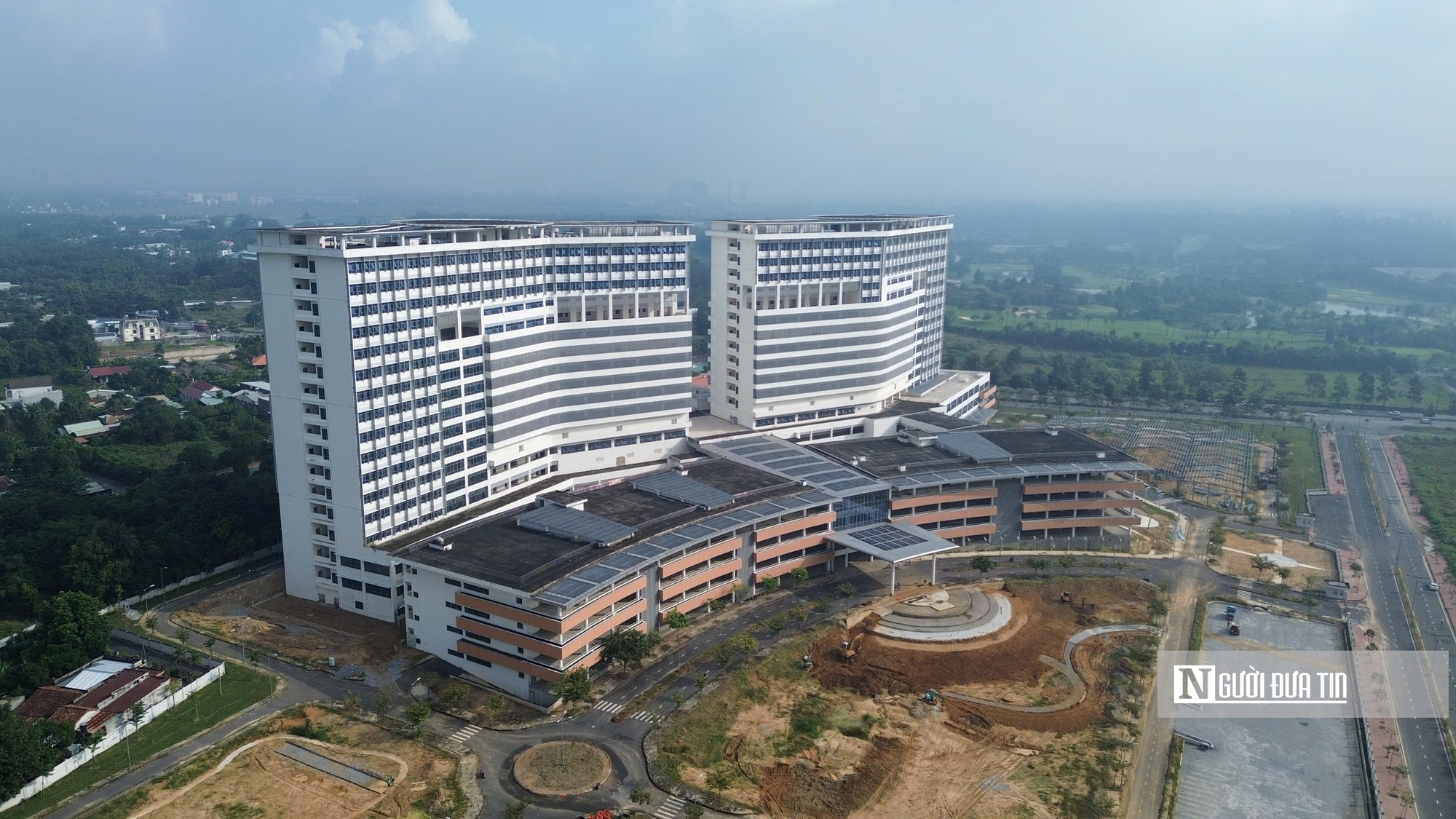 Cận cảnh 2 bệnh viện nghìn tỷ ở Tp.HCM “chờ” ngày hoạt động - Ảnh 1.