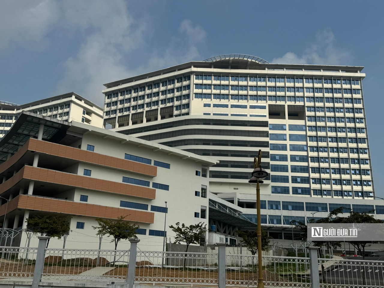 Cận cảnh 2 bệnh viện nghìn tỷ ở Tp.HCM “chờ” ngày hoạt động - Ảnh 8.