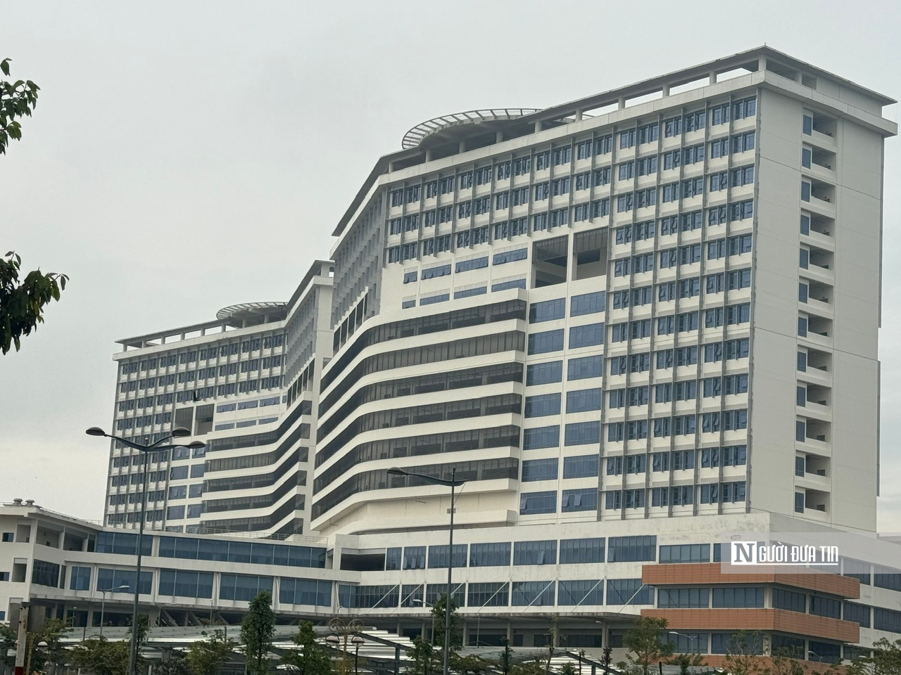 Cận cảnh 2 bệnh viện nghìn tỷ ở Tp.HCM “chờ” ngày hoạt động - Ảnh 13.