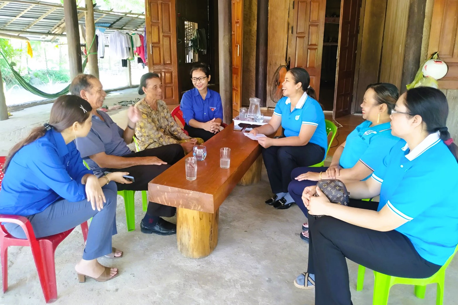 Nữ Chủ tịch Mặt trận Tổ quốc xã người Ca Dong và phong trào “Vì an ninh Tổ quốc”, kết nối yêu thương- Ảnh 6. Nữ Chủ tịch Mặt trận Tổ quốc xã người Ca Dong và phong trào “Vì an ninh Tổ quốc”, kết nối yêu thương- Ảnh 6.