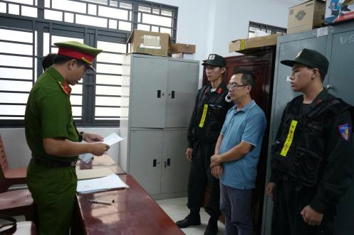 Khỏi tố nguyên giám đốc ngân hàng cùng 2 thuộc cấp - Ảnh 1.