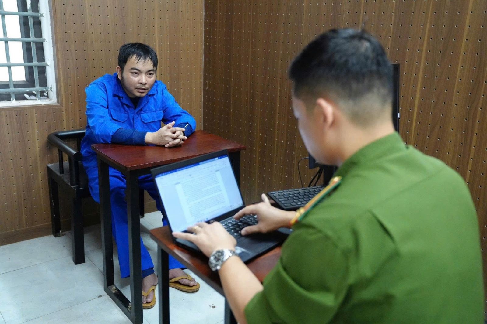 Phá đường dây tự đục vỡ xương khớp để chiếm đoạt tiền bảo hiểm- Ảnh 1.