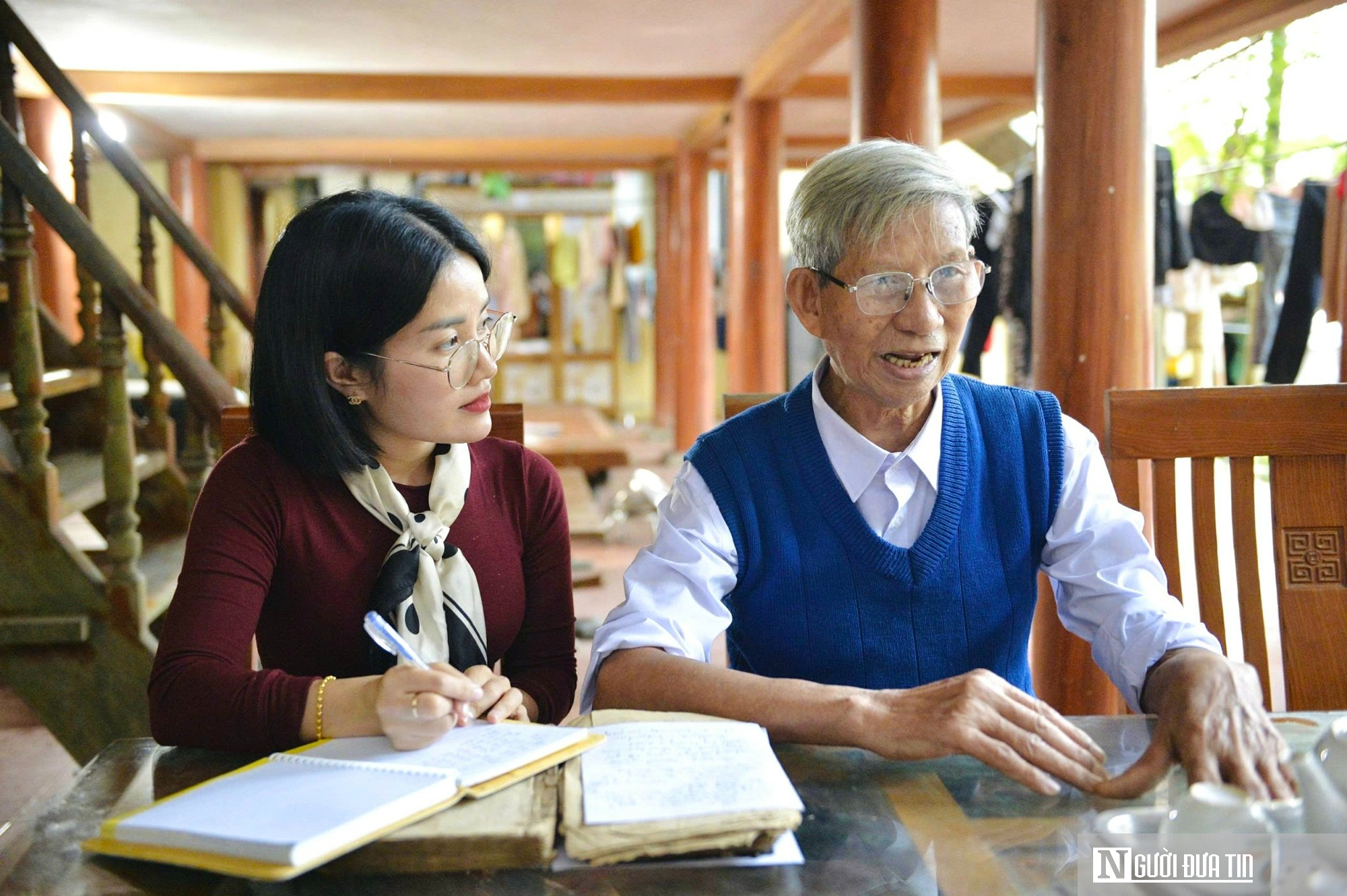 Người thầy 76 tuổi dành hơn nửa đời truyền dạy chữ Thái cổ - Ảnh 3.