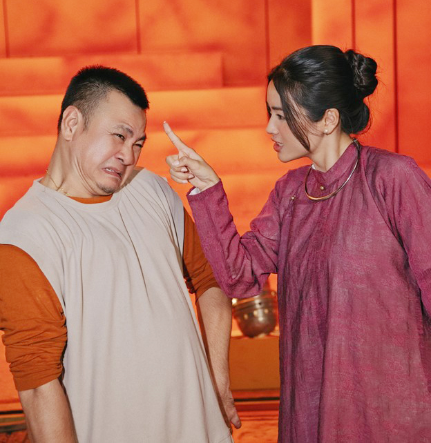 NSND Tự Long bị "gái xinh chỉ thẳng mặt" - Ảnh 4.