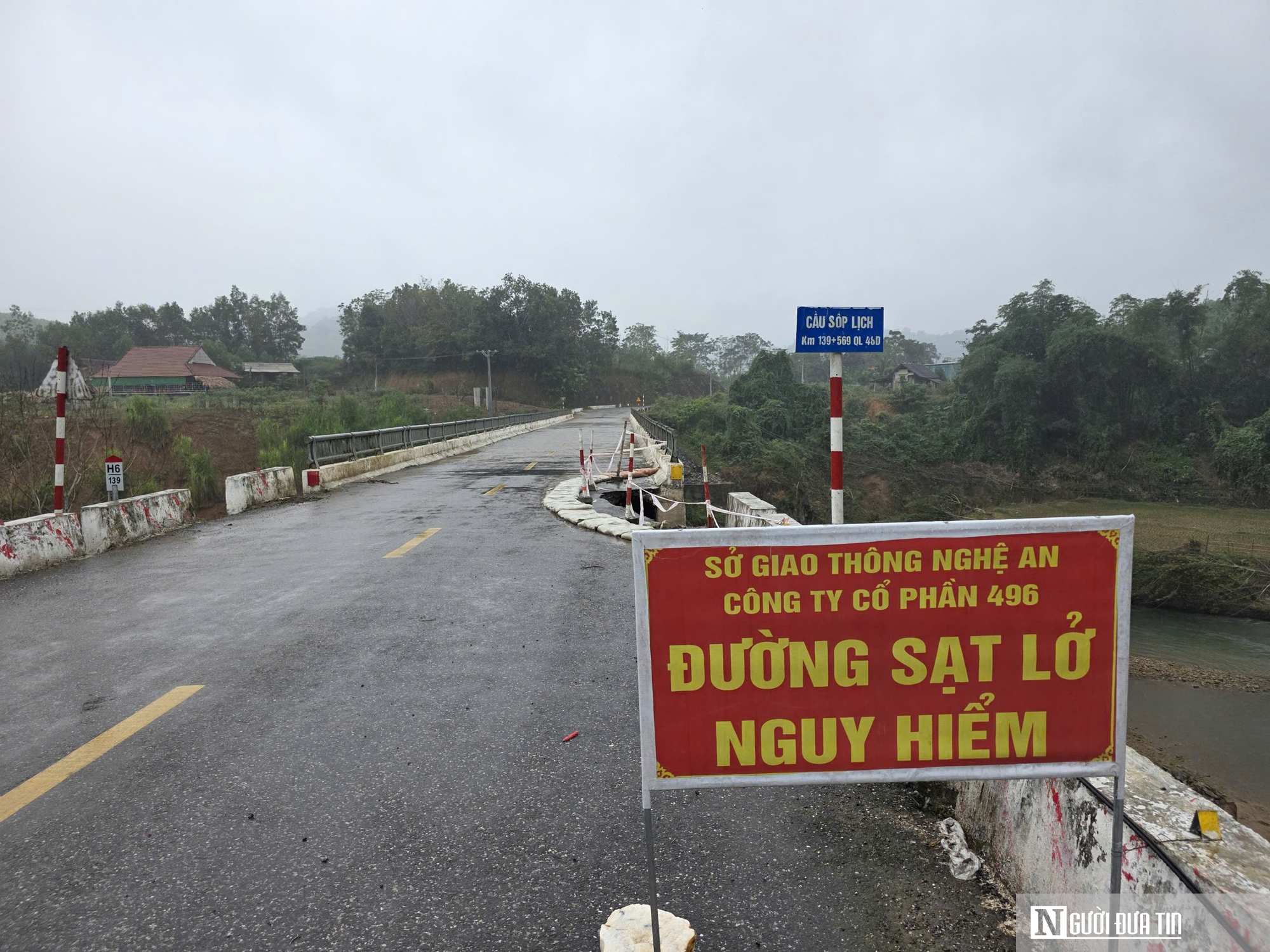 Cận cảnh tuyến quốc lộ có hàng loạt điểm sạt lở nghiêm trọng- Ảnh 12. Cận cảnh tuyến quốc lộ có hàng loạt điểm sạt lở nghiêm trọng- Ảnh 12.