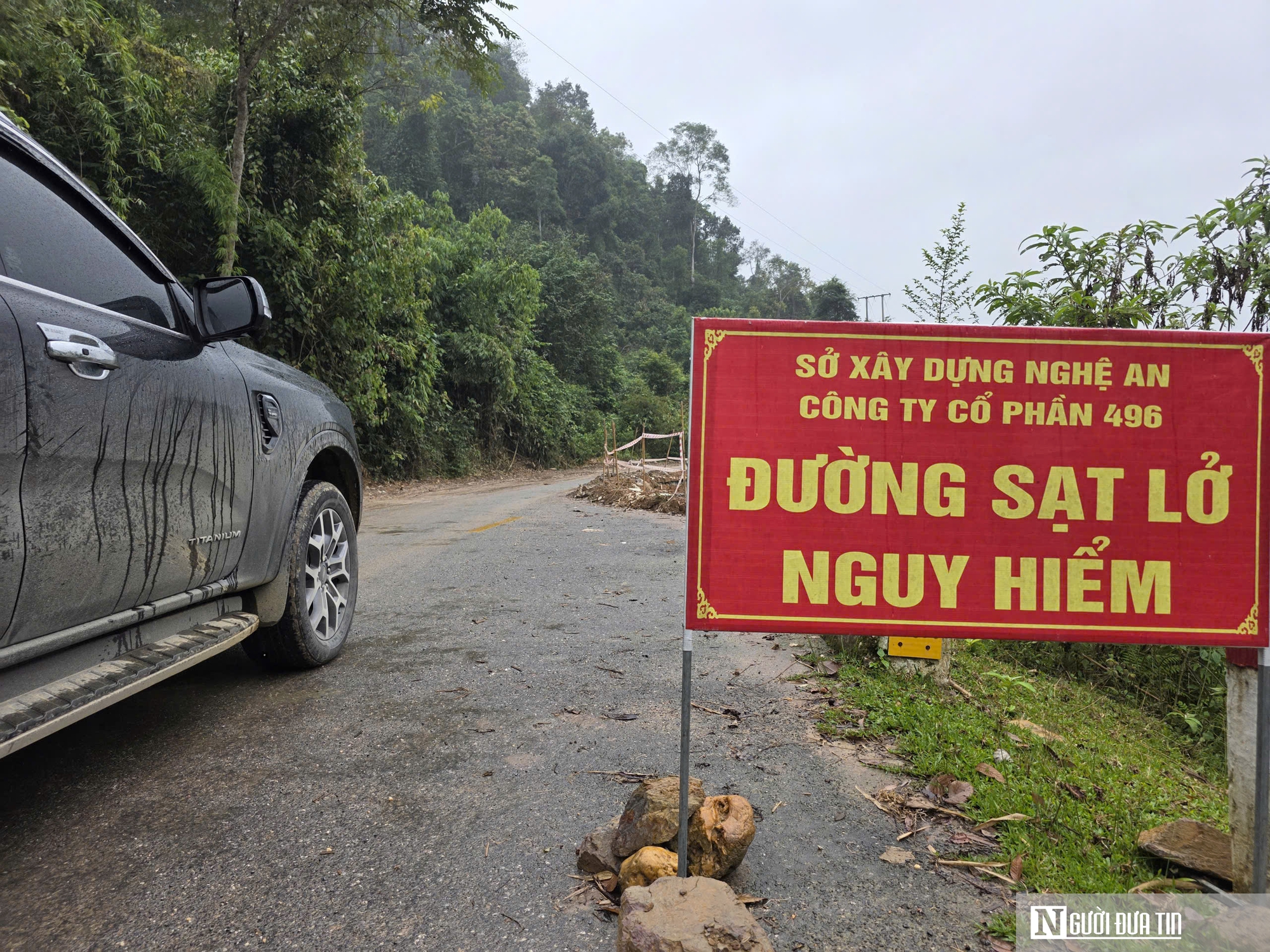 Cận cảnh tuyến quốc lộ có hàng loạt điểm sạt lở nghiêm trọng- Ảnh 13. Cận cảnh tuyến quốc lộ có hàng loạt điểm sạt lở nghiêm trọng- Ảnh 13.