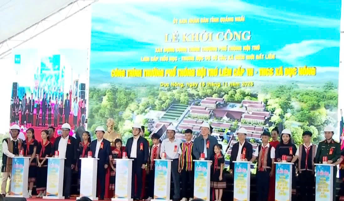 Phó Thủ tướng Thường trực Nguyễn Hòa Bình dự khởi công xây dựng trường miền biên giới Quảng Ngãi- Ảnh 4. Phó Thủ tướng Thường trực Nguyễn Hòa Bình dự khởi công xây dựng trường miền biên giới Quảng Ngãi- Ảnh 4.