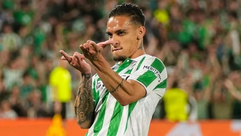 Yếu tố then chốt giúp Antony tỏa sáng tại Real Betis - Ảnh 1. Yếu tố then chốt giúp Antony tỏa sáng tại Real Betis - Ảnh 1.