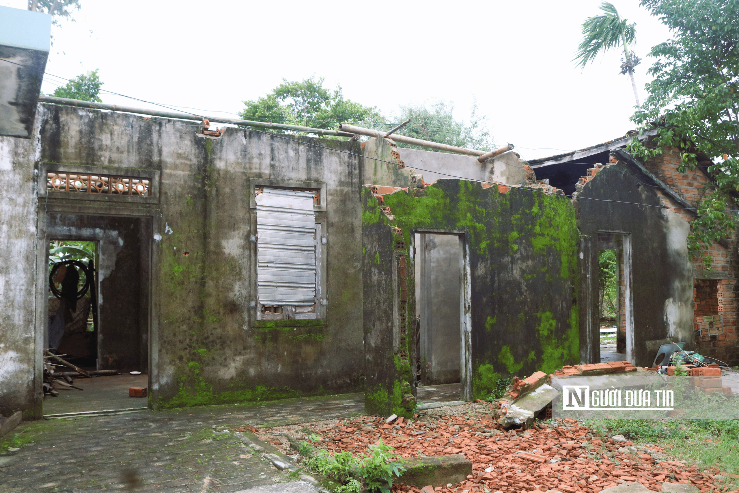 Đà Nẵng: Khẩn trương khắc phục hậu quả lốc xoáy - Ảnh 2.