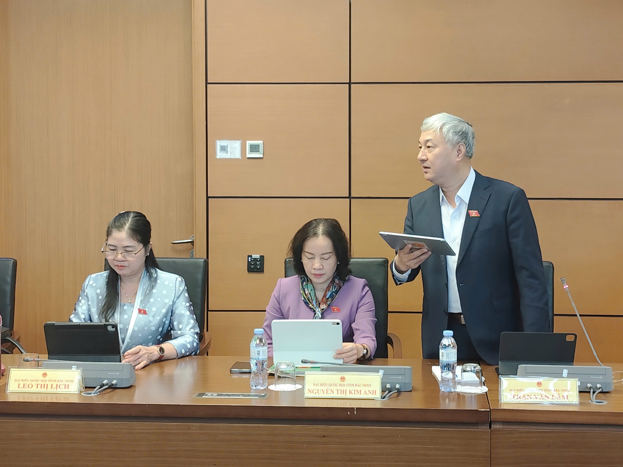 Nghiên cứu bổ sung đối tượng khó khăn, mắc ung thư được hưởng BHYT 100%- Ảnh 1. Nghiên cứu bổ sung đối tượng khó khăn, mắc ung thư được hưởng BHYT 100%- Ảnh 1.