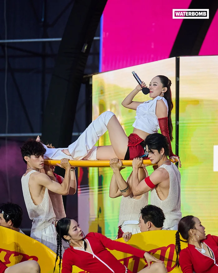 Nữ ca sĩ Tóc Tiên ngầm xác nhận độc thân với động thái gây bàn tán - Ảnh 3.