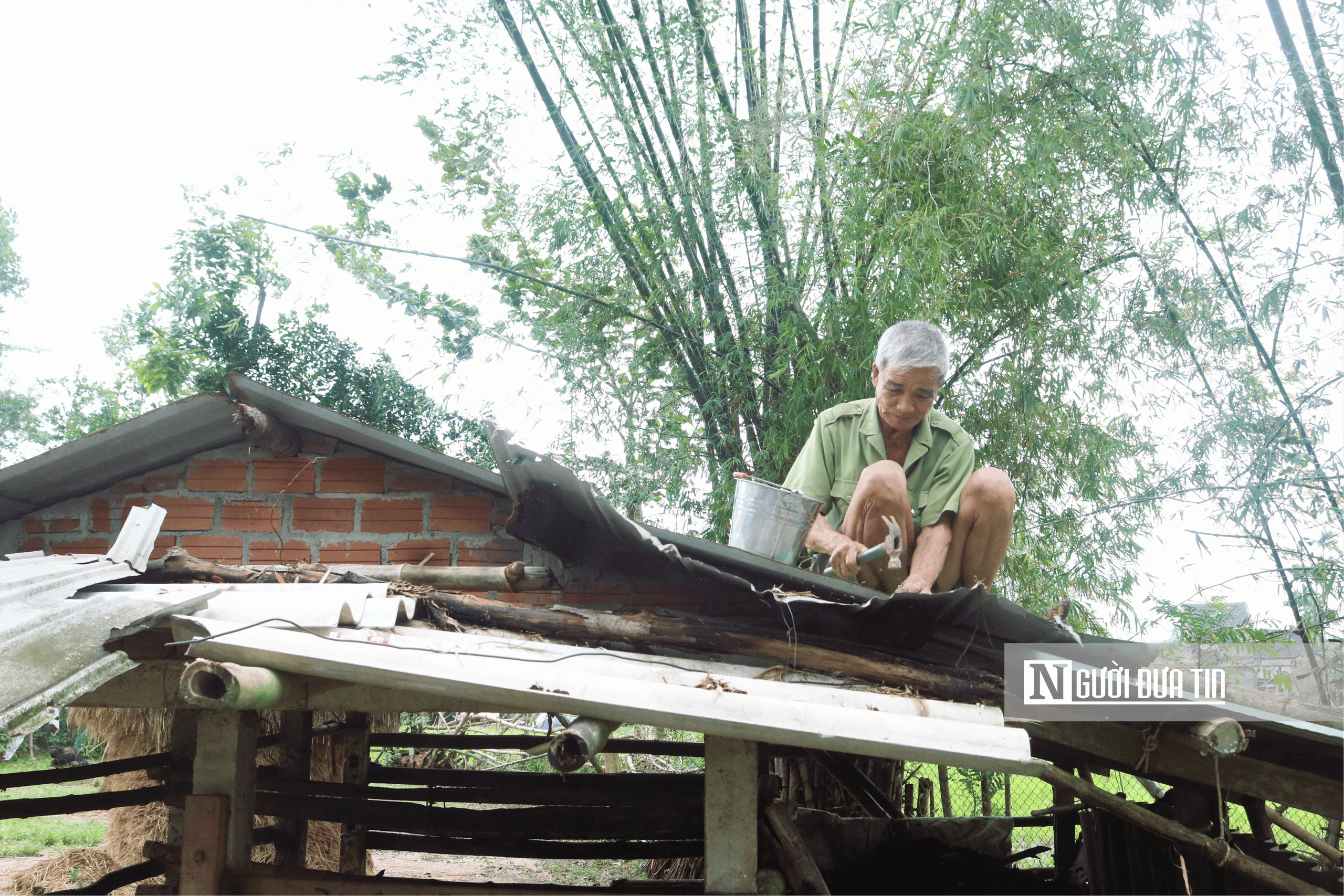 Đà Nẵng: Khẩn trương khắc phục hậu quả lốc xoáy - Ảnh 12.