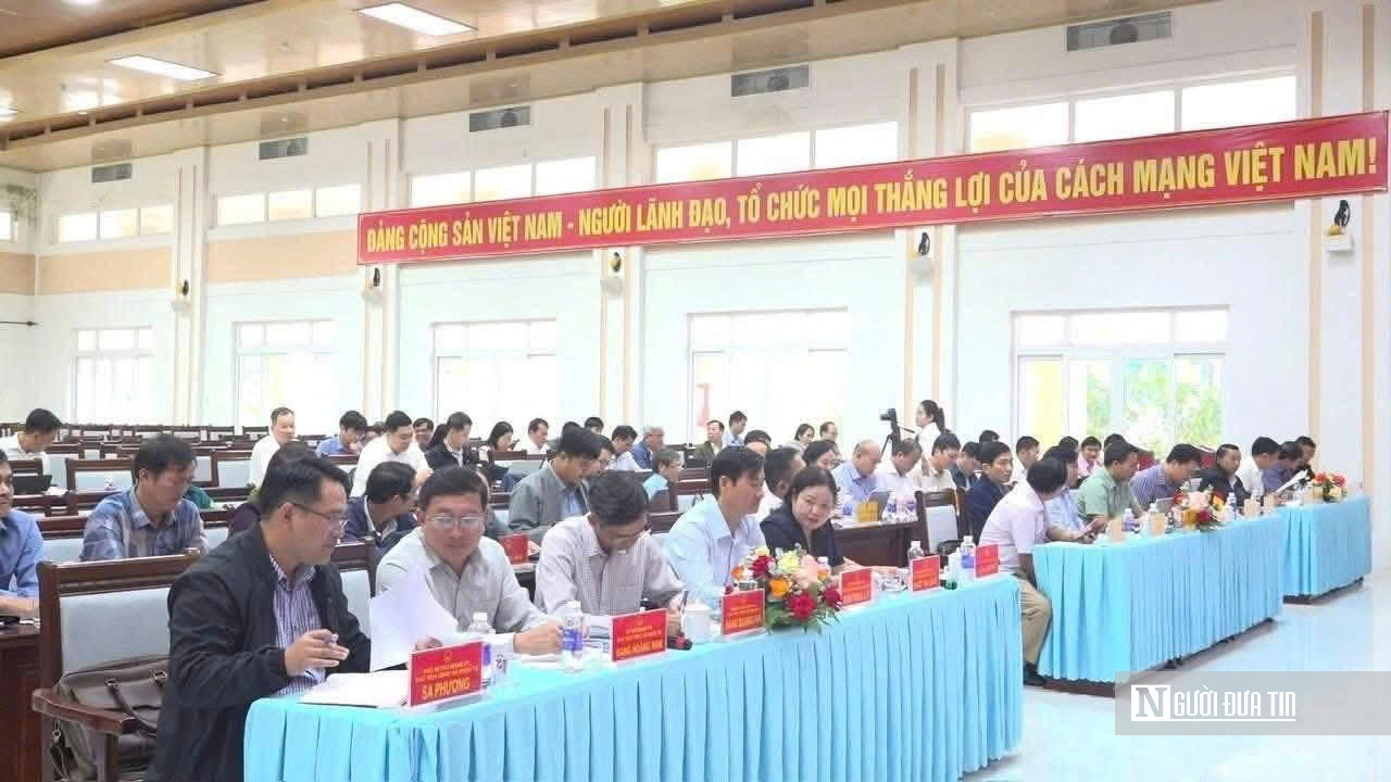 Chủ tịch tỉnh Quảng Ngãi: “Không để lỡ nhịp tăng trưởng cuối năm”- Ảnh 2. Chủ tịch tỉnh Quảng Ngãi: “Không để lỡ nhịp tăng trưởng cuối năm”- Ảnh 2.