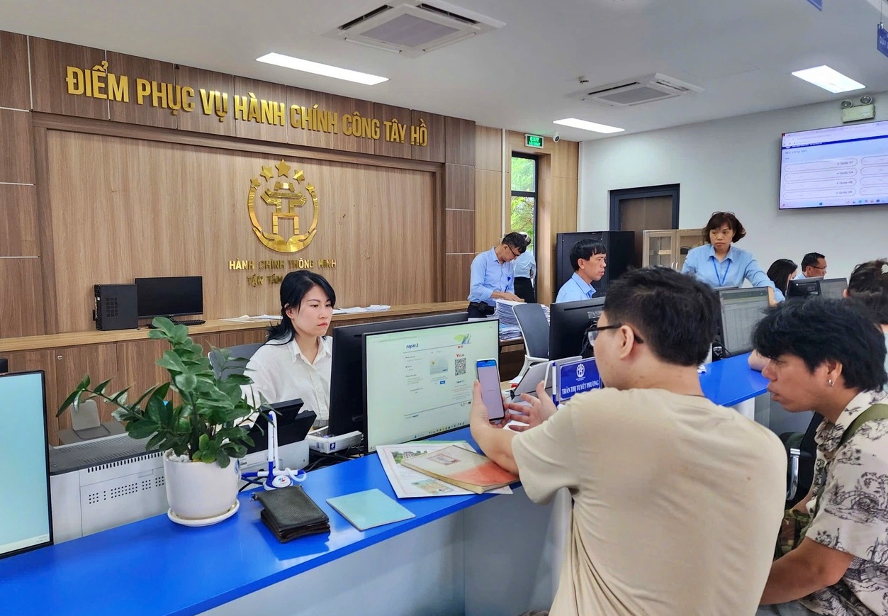 Trình Chính phủ ban hành Nghị quyết cắt giảm gần 800 thủ tục hành chính - Ảnh 1.