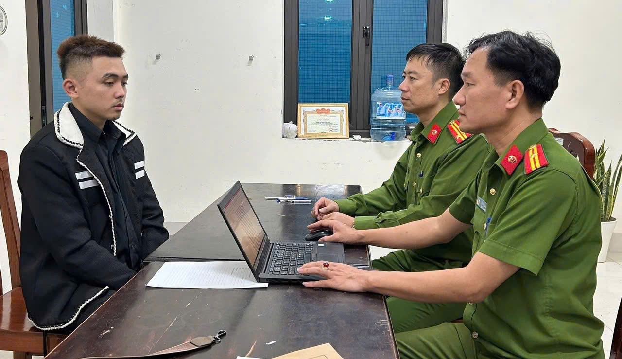 Bắt 2 thanh niên đột nhập, khống chế nữ chủ nhà lúc rạng sáng tại Tam Đảo - Ảnh 1.