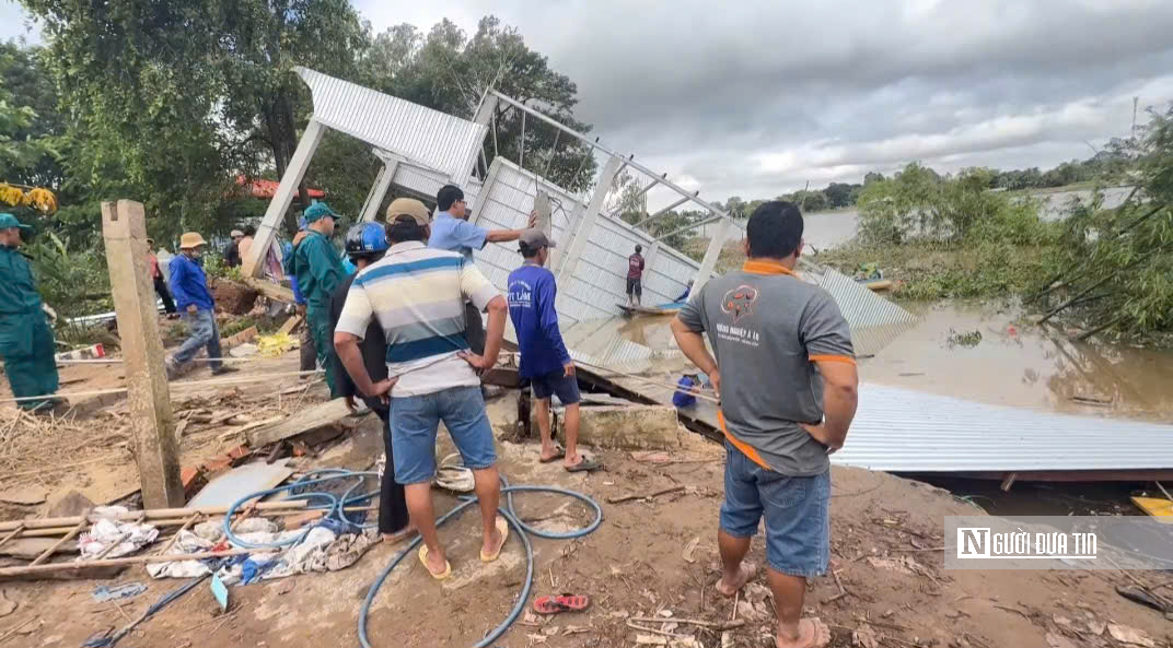 Sạt lở bờ Đông sông Hậu An Giang: Người dân thuật lại khoảnh khắc căn nhà “biến mất” trong vài giây - Ảnh 1.