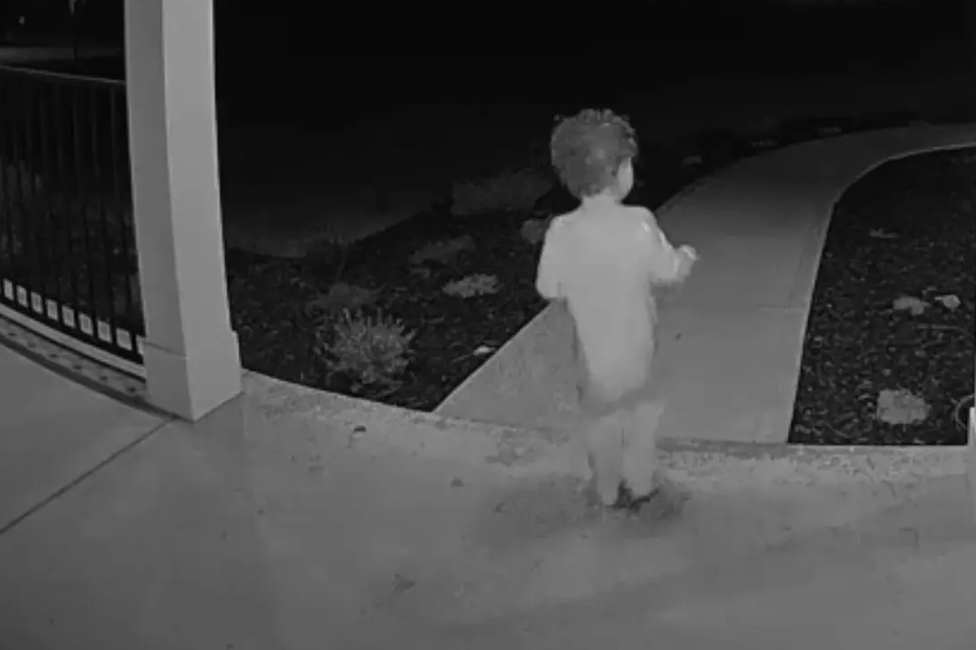 Người mẹ nhận cảnh báo lúc nửa đêm và điều cô thấy khiến ai cũng rùng mình - Ảnh 1.