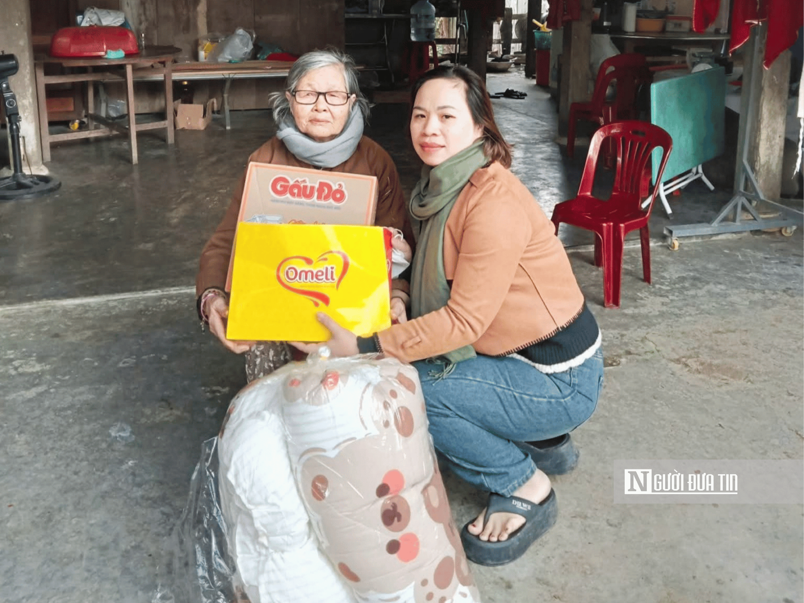 Đông ấm từ miền xuôi gửi lên miền ngược qua những cửa hàng 0 đồng ở vùng cao Đà Nẵng - Ảnh 6.