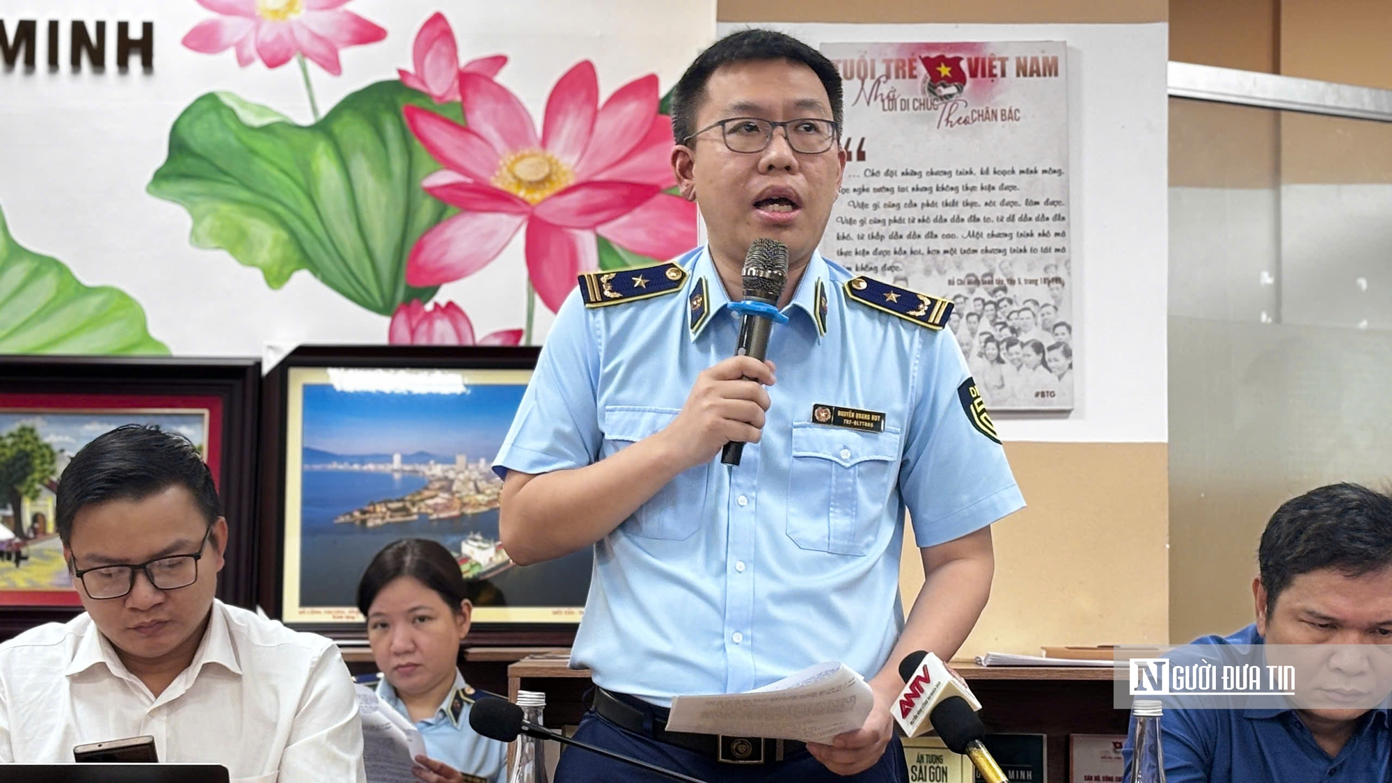 Hàng lậu và hàng giả tung hoành dịp cuối năm, Tp.HCM mở đợt truy quét- Ảnh 1. Hàng lậu và hàng giả tung hoành dịp cuối năm, Tp.HCM mở đợt truy quét- Ảnh 1.