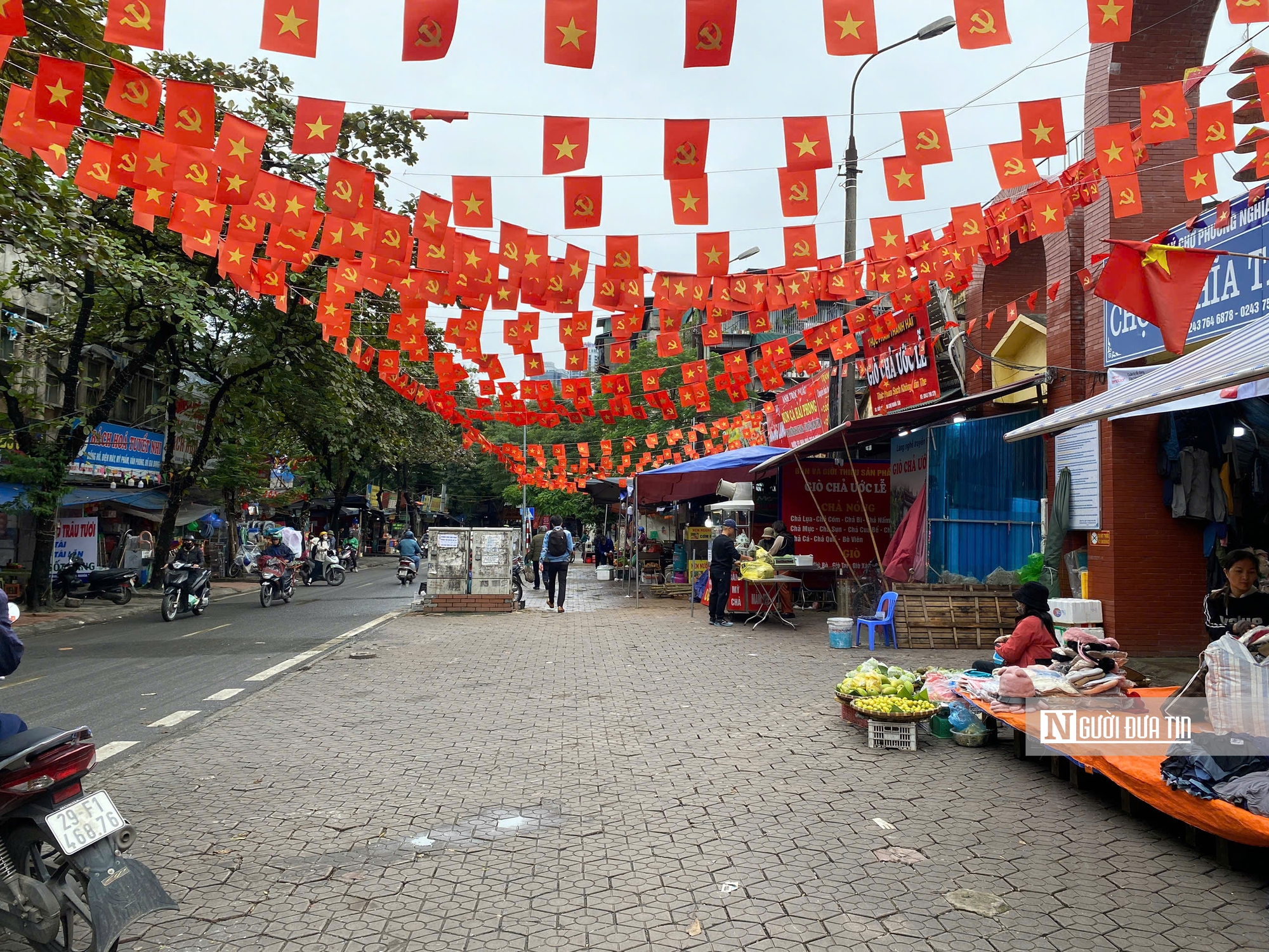 Quyết dẹp chợ cóc, chợ tạm, trả lại vỉa hè cho người dân- Ảnh 4.