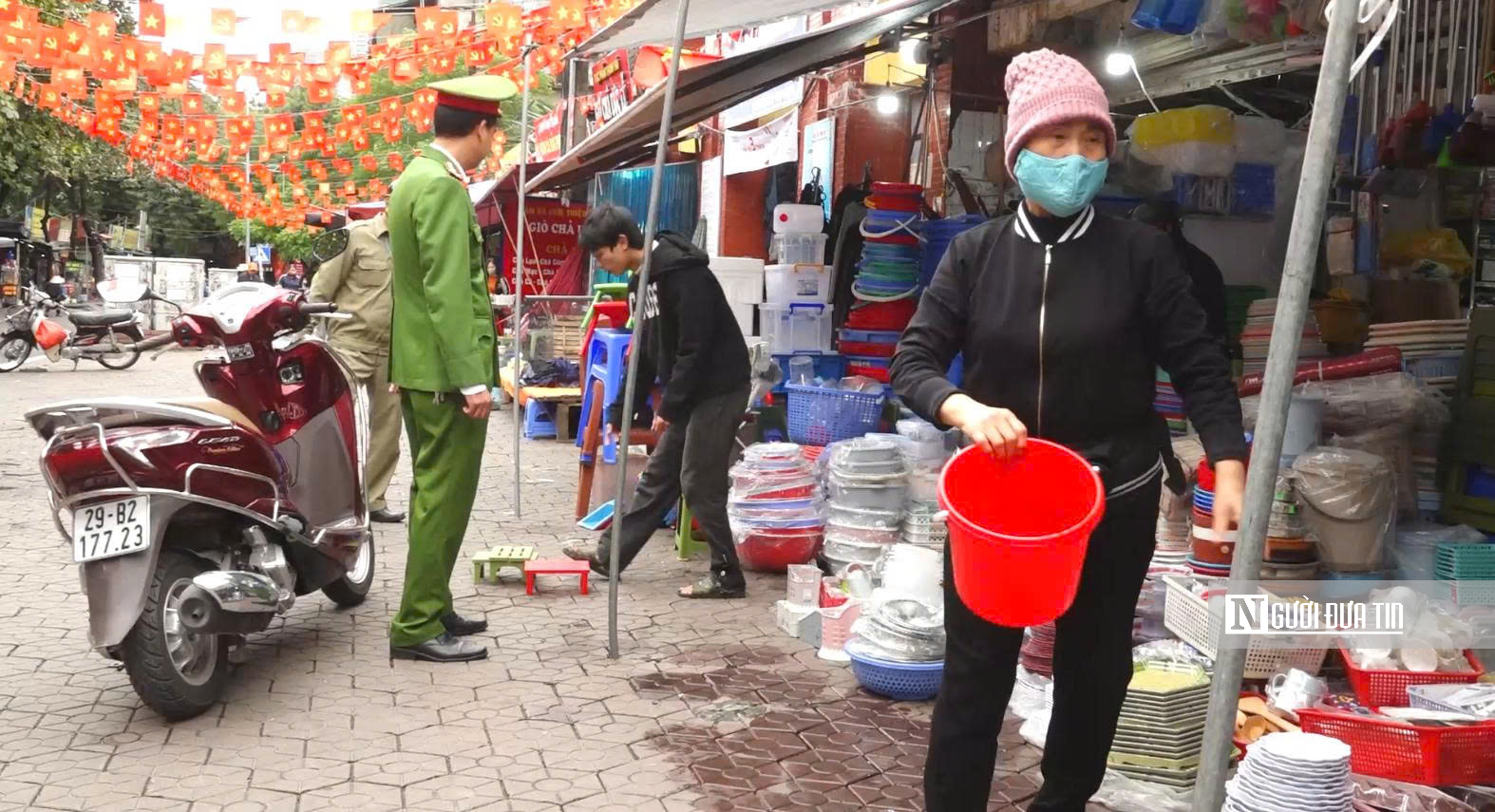 Quyết dẹp chợ cóc, chợ tạm, trả lại vỉa hè cho người dân- Ảnh 6.