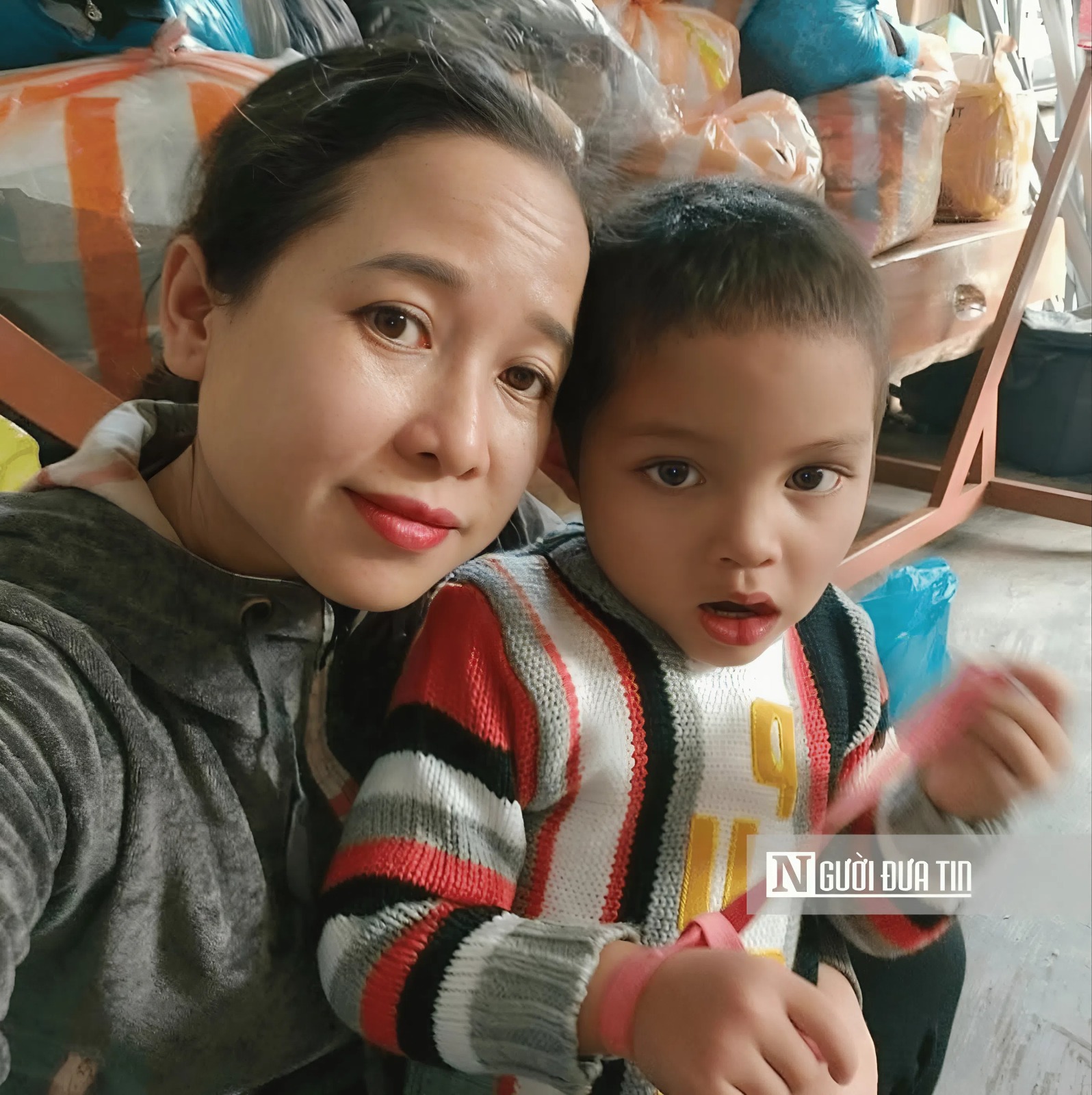 Đông ấm từ miền xuôi gửi lên miền ngược qua những cửa hàng 0 đồng ở vùng cao Đà Nẵng - Ảnh 4.