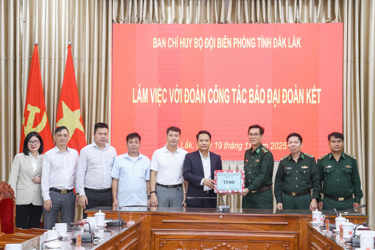Báo Đại đoàn kết và Bộ đội Biên phòng tỉnh Đắk Lắk thống nhất thực hiện Chương trình “Xuân biên phòng - Ấm lòng dân bản” tại vùng biên- Ảnh 5.