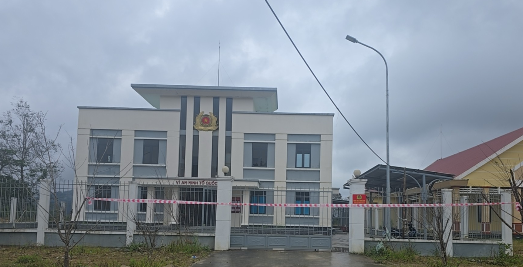 Đà Nẵng: Phát hiện thi thể đầu tiên, công tác tìm kiếm ở Hùng Sơn vẫn đầy rủi ro- Ảnh 4. Đà Nẵng: Phát hiện thi thể đầu tiên, công tác tìm kiếm ở Hùng Sơn vẫn đầy rủi ro- Ảnh 4.