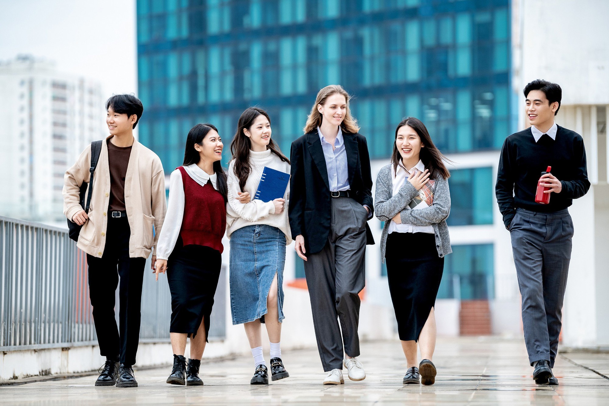 Người trẻ Việt cần gì để tự tin bước vào sân chơi toàn cầu?- Ảnh 7.