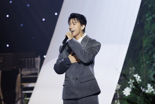 Điều đặc biệt trong lễ cưới của Chế Nguyễn Quỳnh Châu và chồng chủ tịch - Ảnh 3.