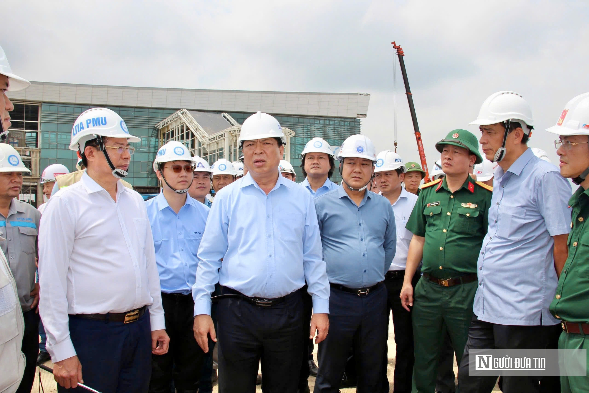 Bộ trưởng Trần Hồng Minh: Hai đường băng sân bay Long Thành phải đẹp từ mọi hướng- Ảnh 1. Bộ trưởng Trần Hồng Minh: Hai đường băng sân bay Long Thành phải đẹp từ mọi hướng- Ảnh 1.