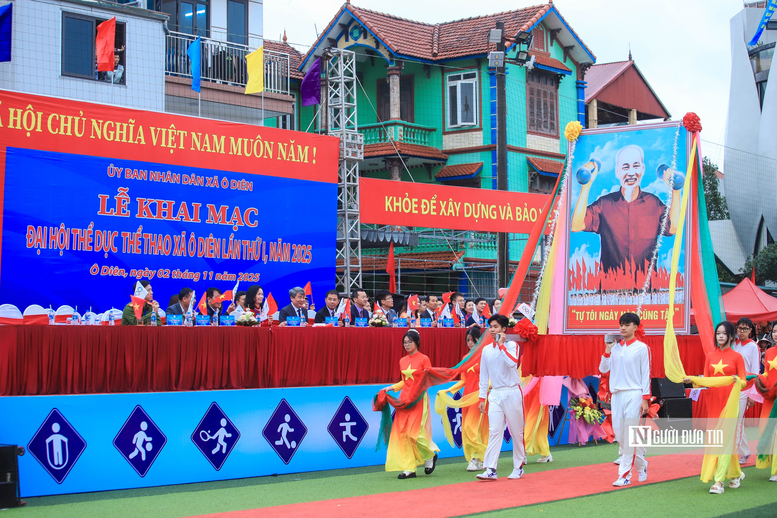 Hà Nội: Hàng nghìn người tham dự Đại hội Thể dục thể thao xã Ô Diên lần thứ I- Ảnh 2. Hà Nội: Hàng nghìn người tham dự Đại hội Thể dục thể thao xã Ô Diên lần thứ I- Ảnh 2.