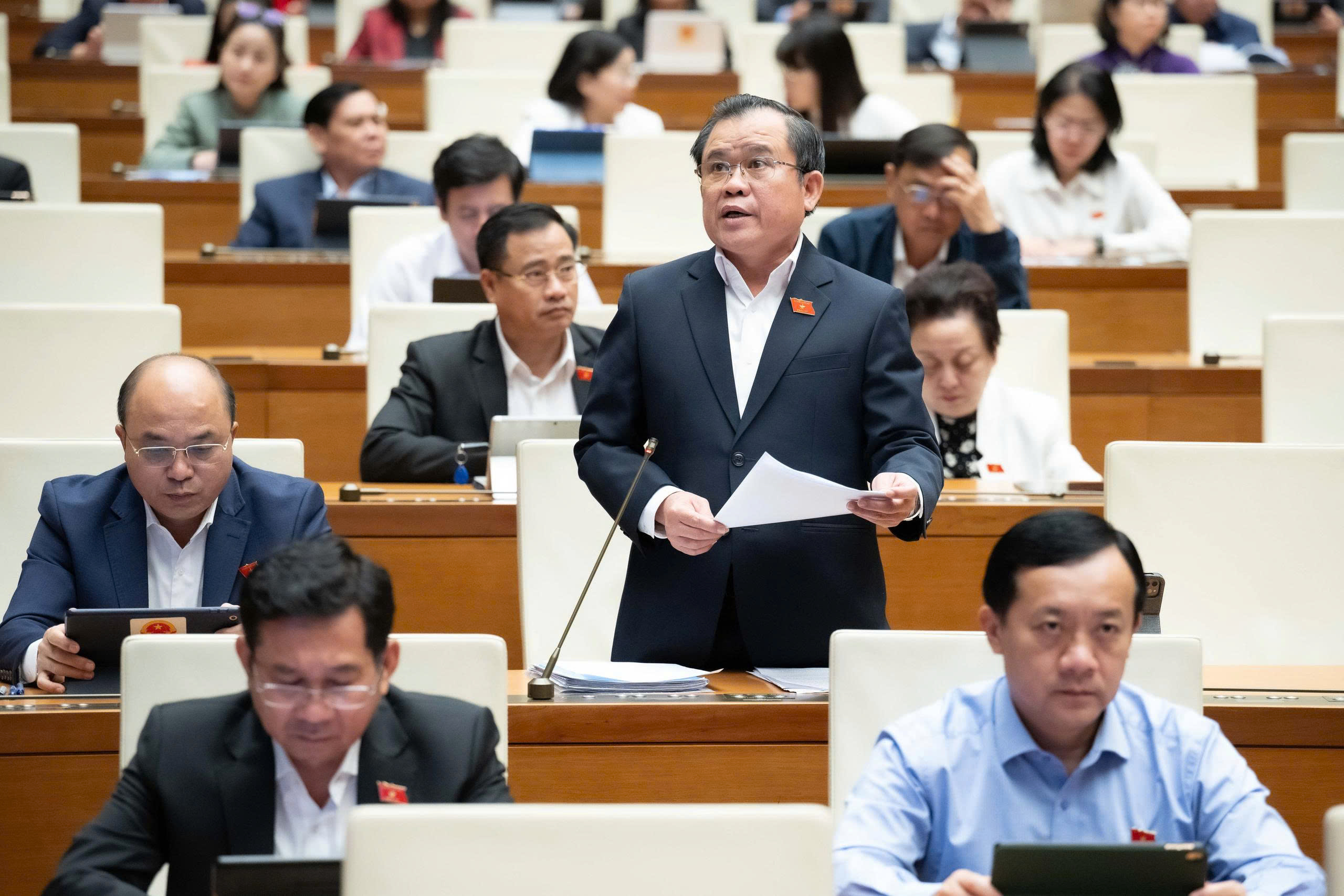 "Cần có một ban biên soạn SGK thật giỏi, tâm huyết và trách nhiệm"- Ảnh 3.