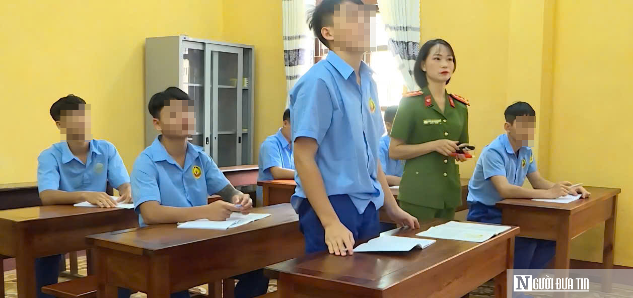 Mái trường mở lối cho những đứa trẻ từng lạc bước- Ảnh 1. Mái trường mở lối cho những đứa trẻ từng lạc bước- Ảnh 1.