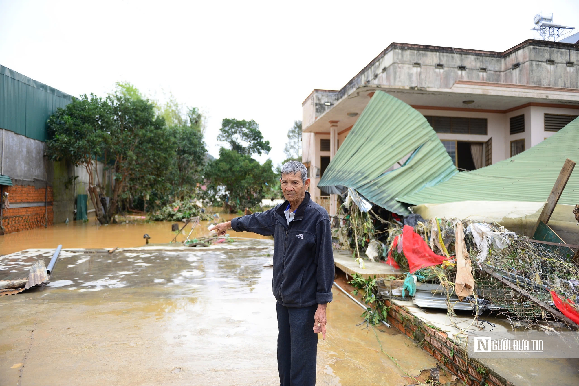 Lũ lịch sử quét qua Lâm Đồng, người dân “chỉ kịp chạy”- Ảnh 4.