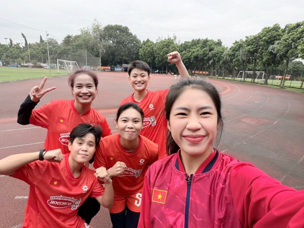 Hotgirl đội tuyển nữ Việt Nam khoe nhan sắc trong trẻo, dịu dàng khác lạ - Ảnh 10.