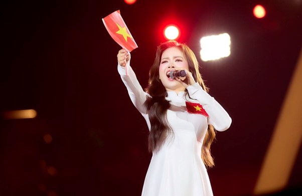 Nữ ca sĩ xinh đẹp là giảng viên thanh nhạc đắt show nhất Việt Nam - Ảnh 5.