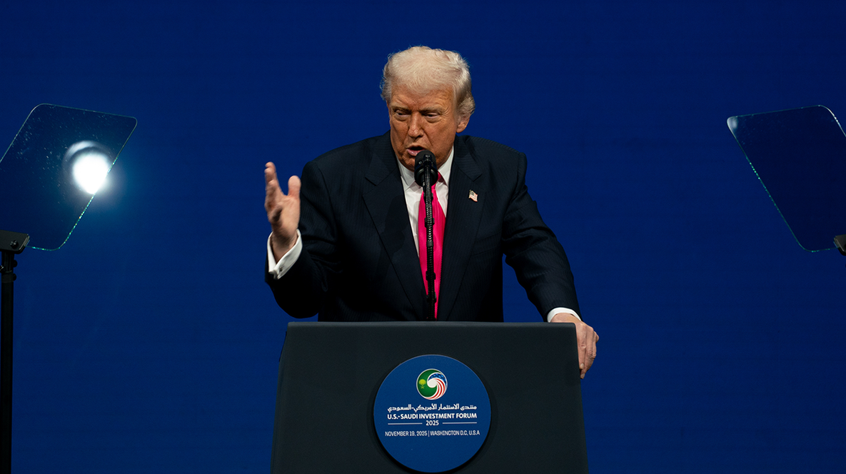 Tổng thống Mỹ Donald Trump ủng hộ nhập cư tay nghề cao - Ảnh 1.