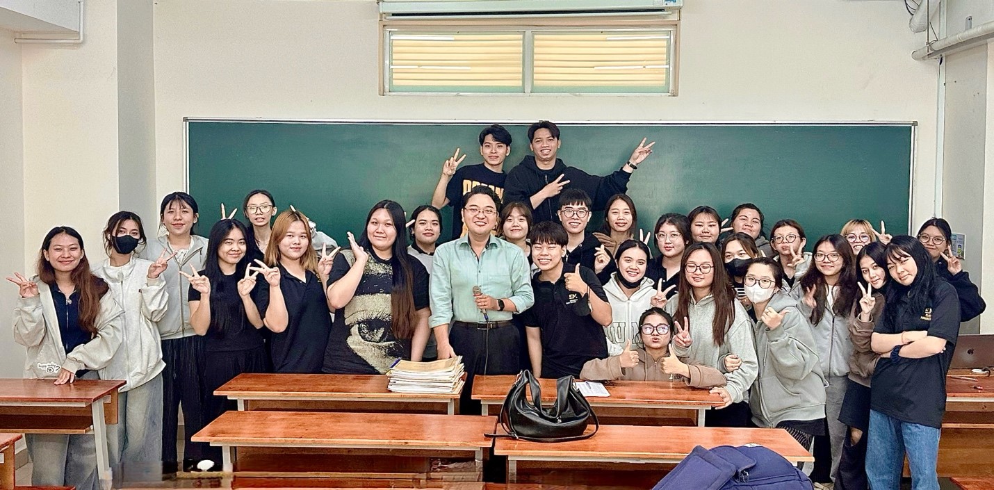 Thạc sĩ - Nhà báo – Đạo diễn Lê Mẫn: Ngọn lửa tri thức và trái tim người thầy  - Ảnh 5.