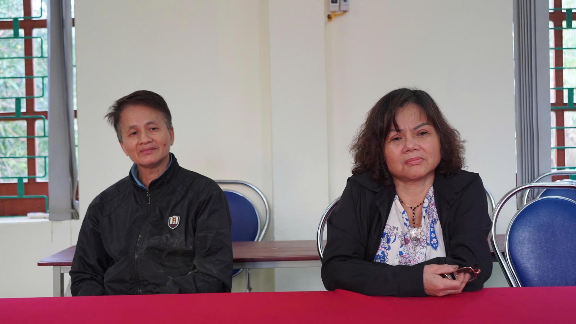 Bé gái 13 tuổi bị bà nội và hai người ông đánh đập vì nghi trộm tiền - Ảnh 2.