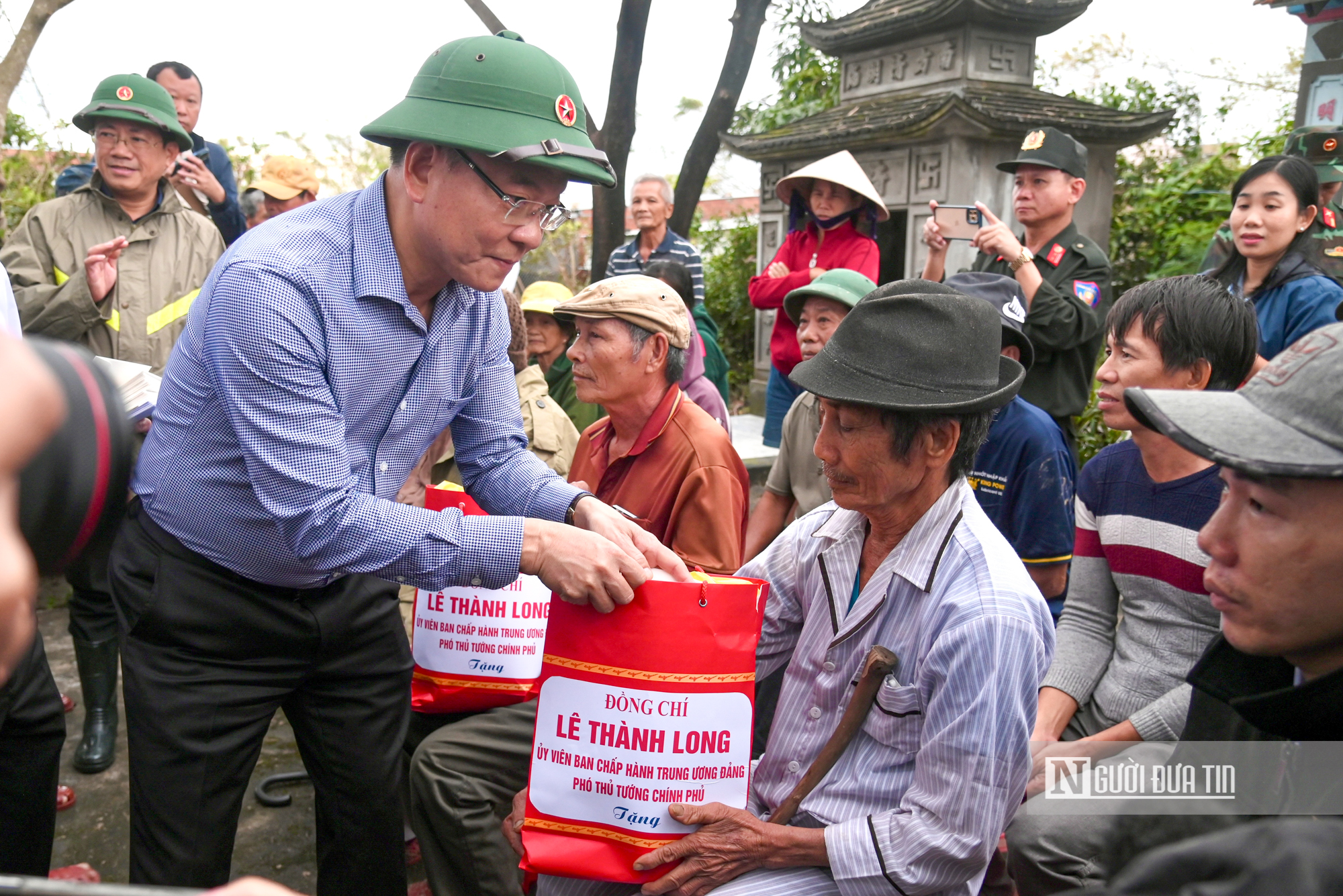 Phó Thủ tướng Lê Thành Long kiểm tra công tác khắc phục lũ lụt, động viên bà con vùng rốn lũ Gia Lai- Ảnh 5.