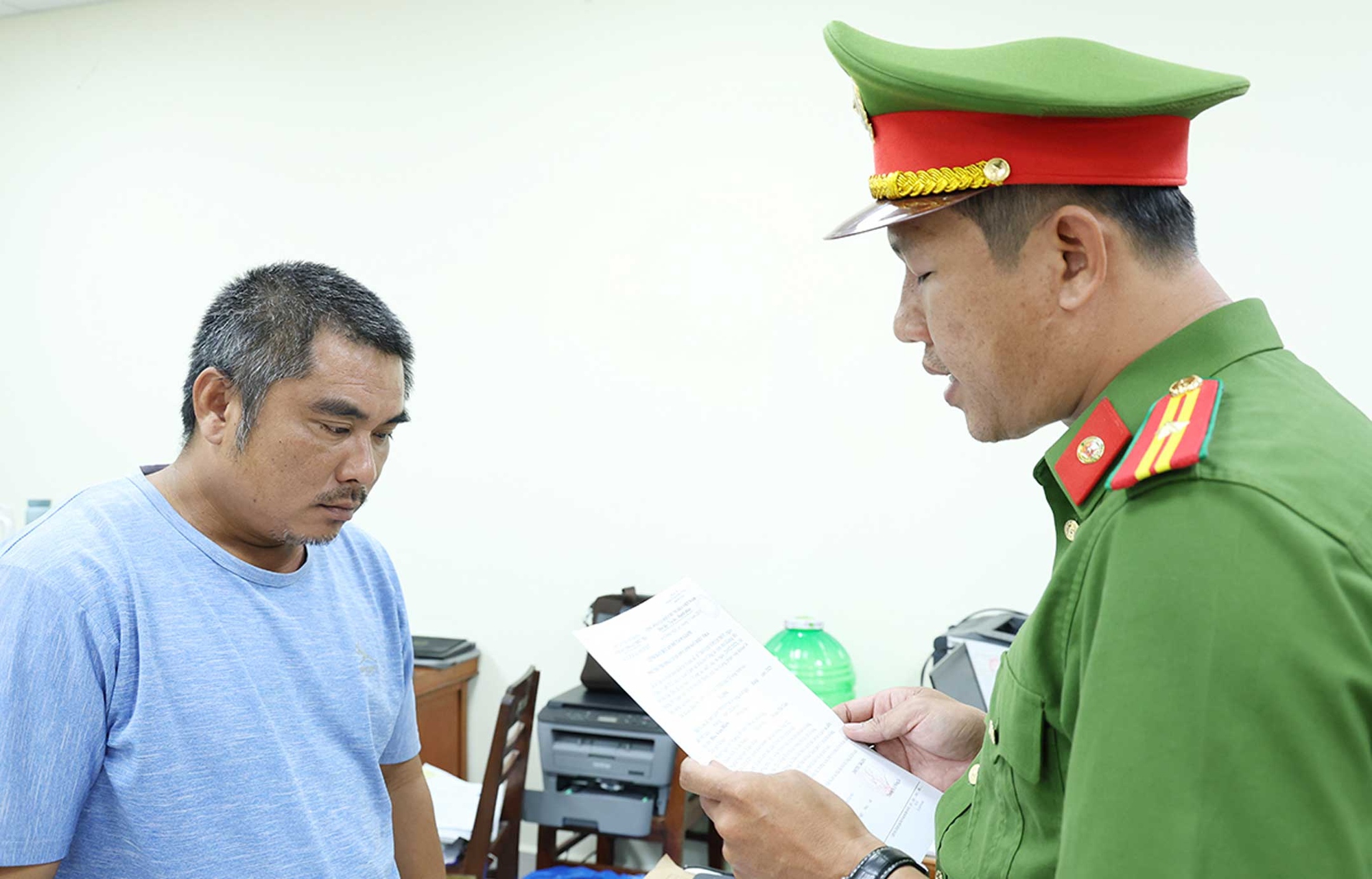 Cướp hơn 54 tấn cá tra để trừ nợ, 2 đối tượng bị bắt - Ảnh 2.