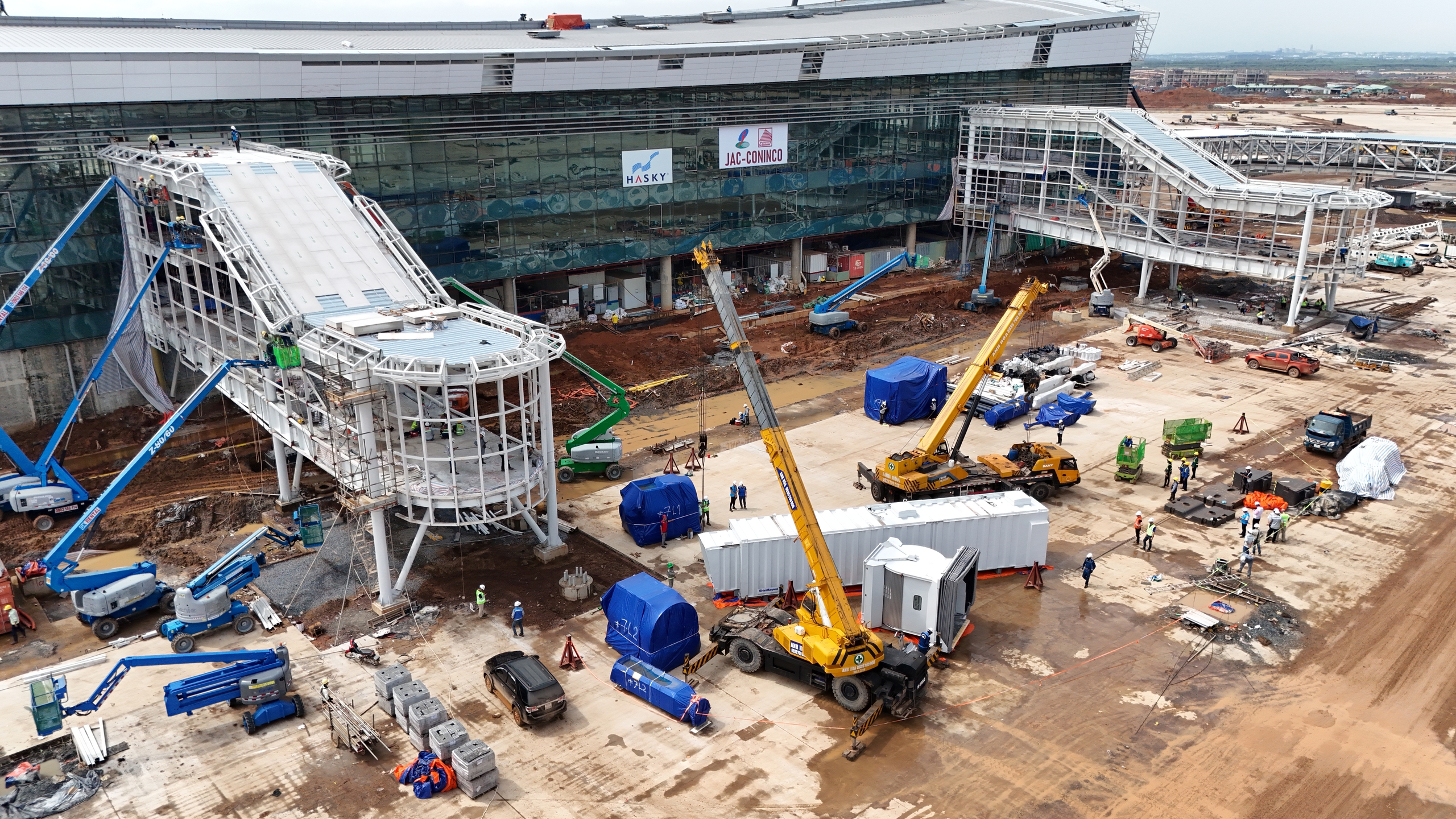 Hình ảnh mới nhất bên trong sân bay Long Thành cận ngày đón chuyến bay đầu tiên - Ảnh 4.