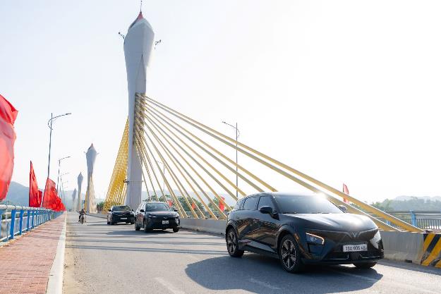 C-SUV điện VinFast VF 7: Thiết kế “chất”, vận hành chắc, chi phí sử dụng khiến xe xăng khó cạnh tranh  - Ảnh 2.