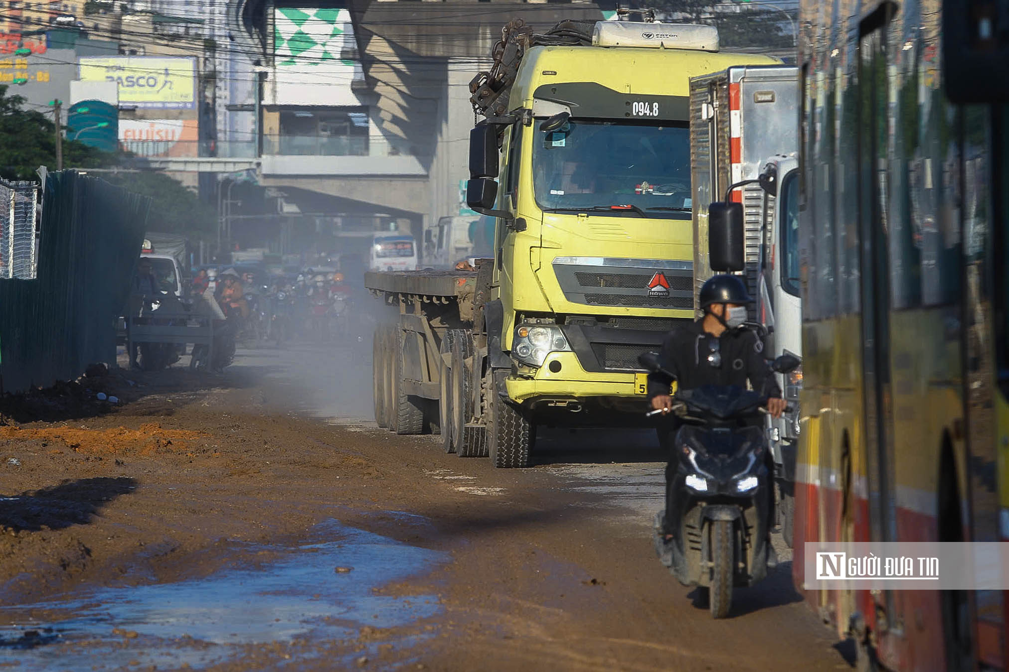 Hà Nội: Người dân khốn khổ vì bụi bẩn khi thi công Vành đai 4- Ảnh 3.