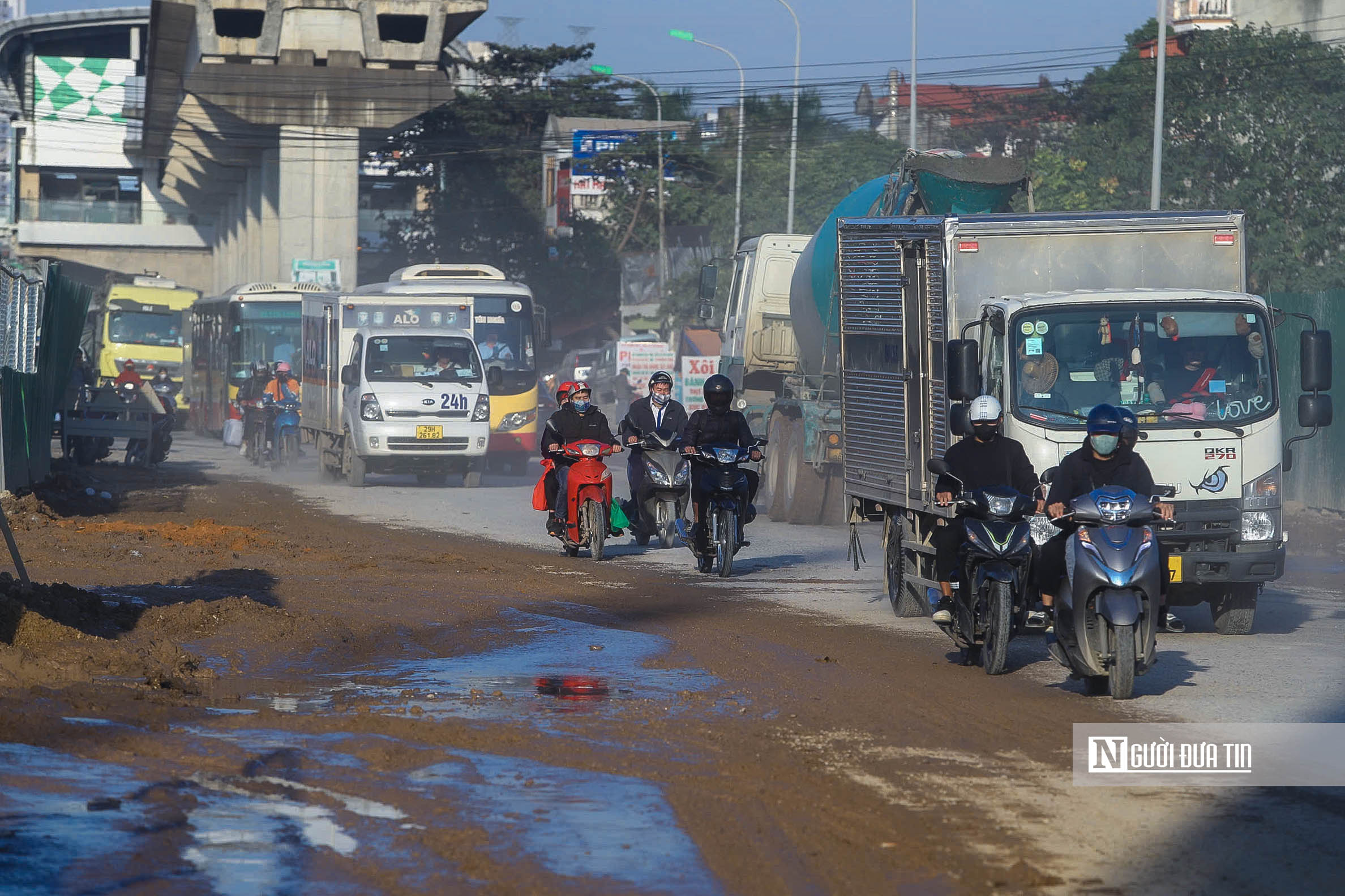 Hà Nội: Người dân khốn khổ vì bụi bẩn khi thi công Vành đai 4- Ảnh 10.