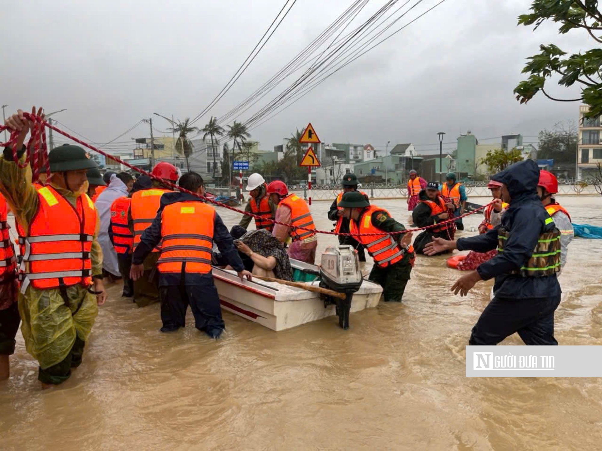 Gia Lai hỗ trợ khẩn cấp cho người dân sau lũ lịch sử- Ảnh 2. Gia Lai hỗ trợ khẩn cấp cho người dân sau lũ lịch sử- Ảnh 2.